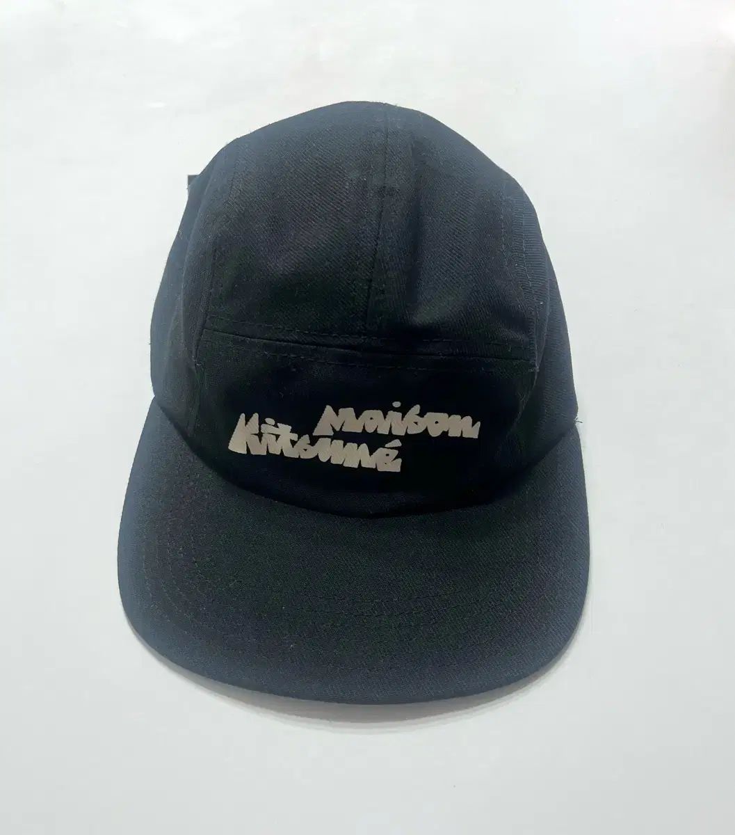 Kitsuné メゾンキツネ