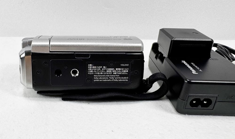 Panasonic HDC-TM30 レッド 16倍 ビデオカメラ パナソニック、デジタル