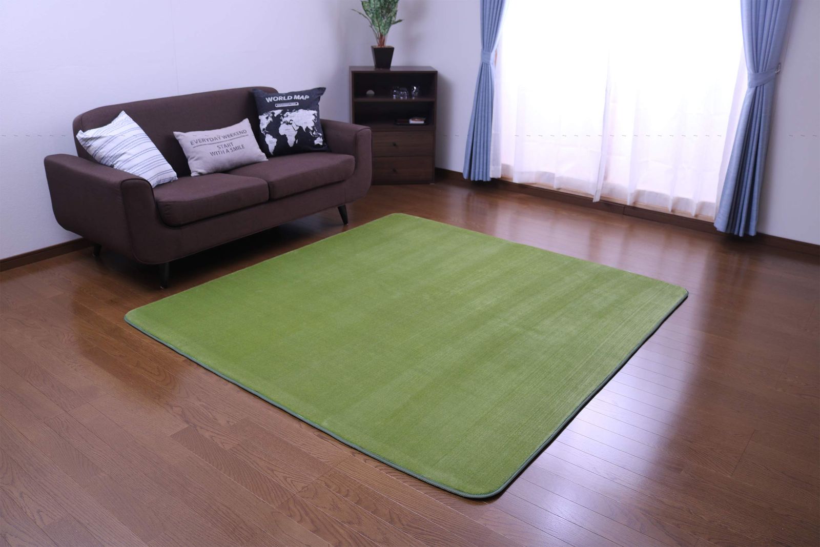 フリーリー ラグ