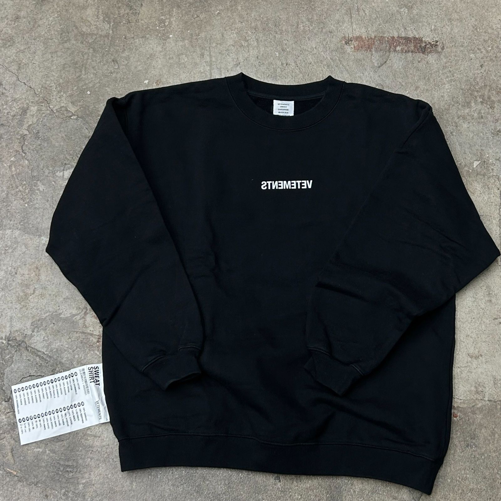 VETEMENTS 19AW Inverted Logo Sweatshirt UAH20TR728 ヴェトモン 