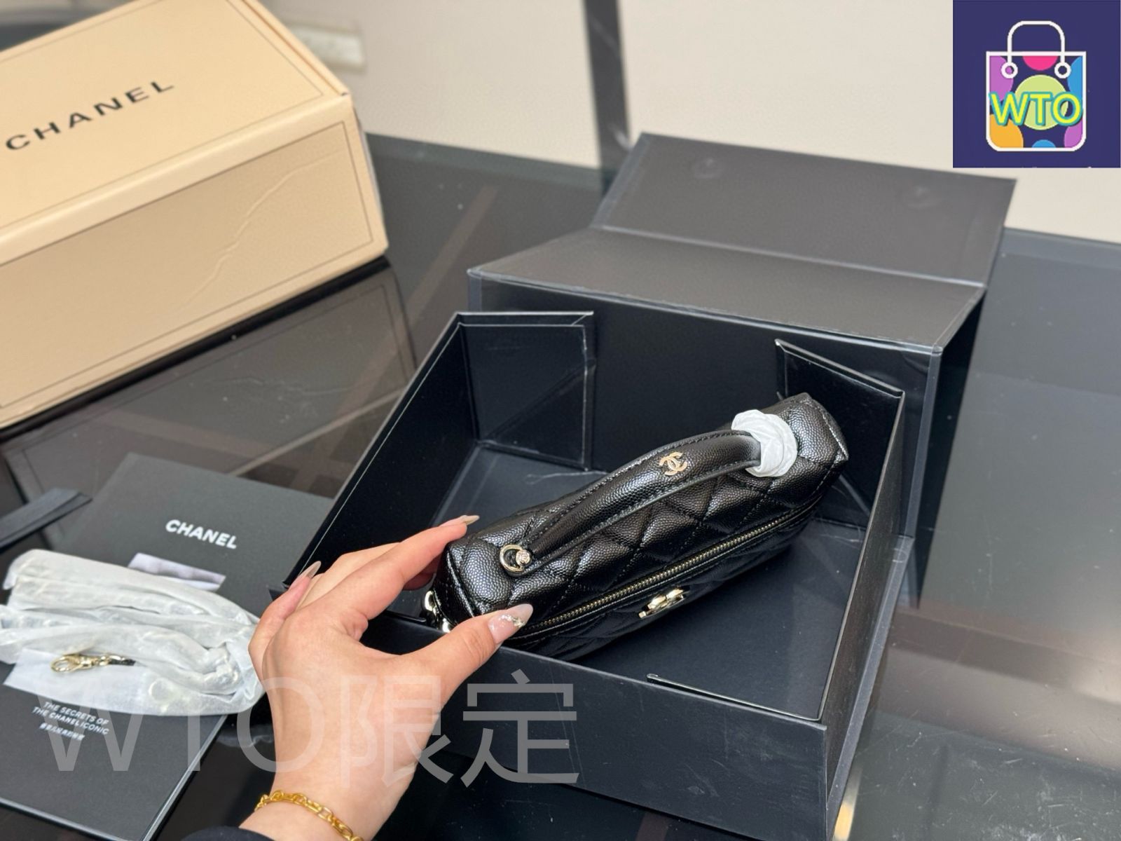 【安心の国内配送☆】CHANEL フード 今日特価】Chanel シャネル ランチボックスホボ 実用的で搭載