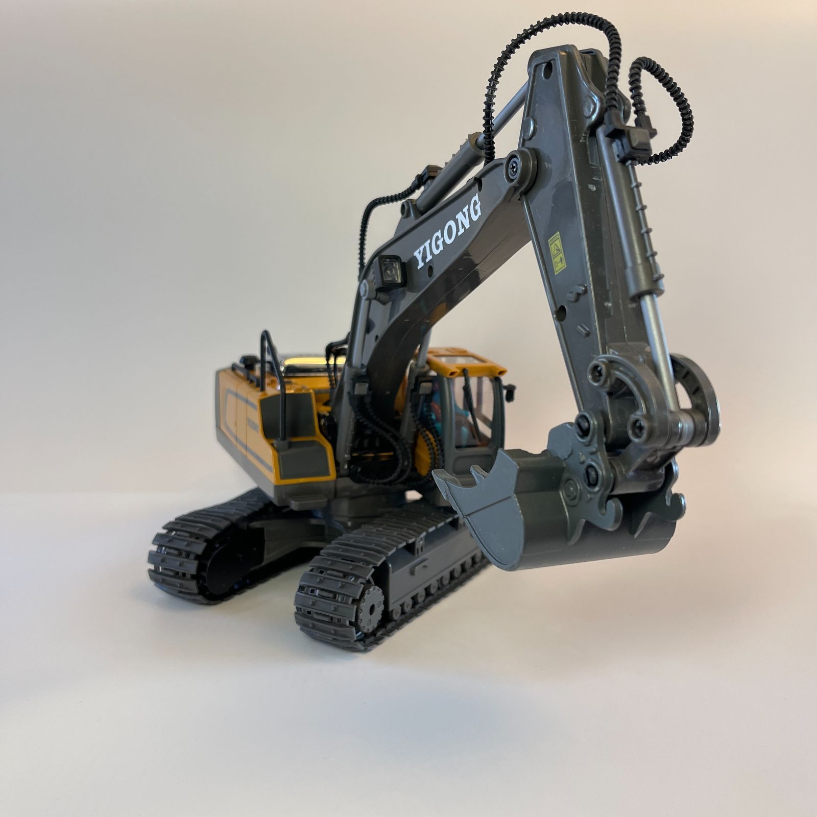 リアル操作体験！合金製 11CH RCショベルカー 掘削機 リアル操作体験！合金製 11CH RCショベルカー 掘削機 - メルカリ