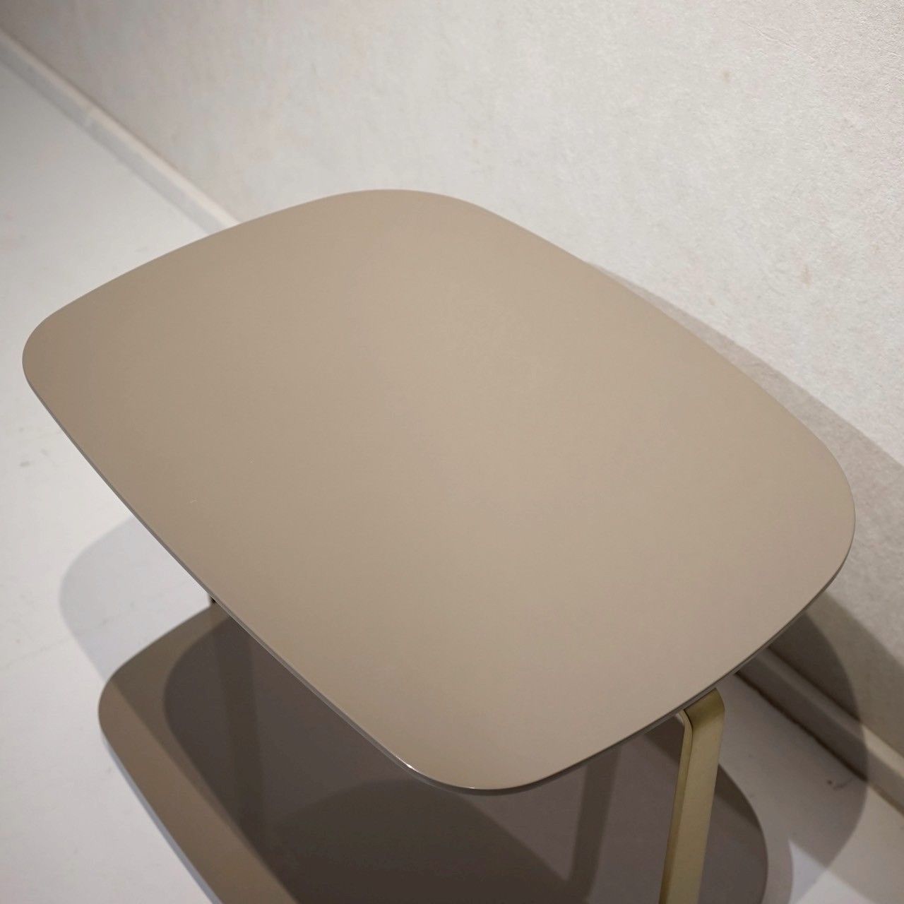arflex アルフレックス サイドテーブル GRAN グラン　シンプルモダン Bello select arflex アルフレックス GRAN グラン サイド