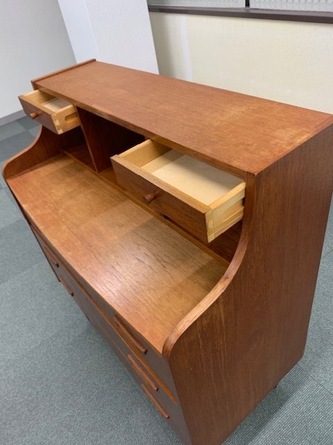 ライティングチェスト