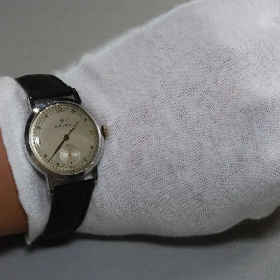 【1950s】SEIKO スモセコ OH済 ヴィンテージ腕時計 OH済【1950年代】SEIKO スモールセコンド 手巻き式 アンティーク品