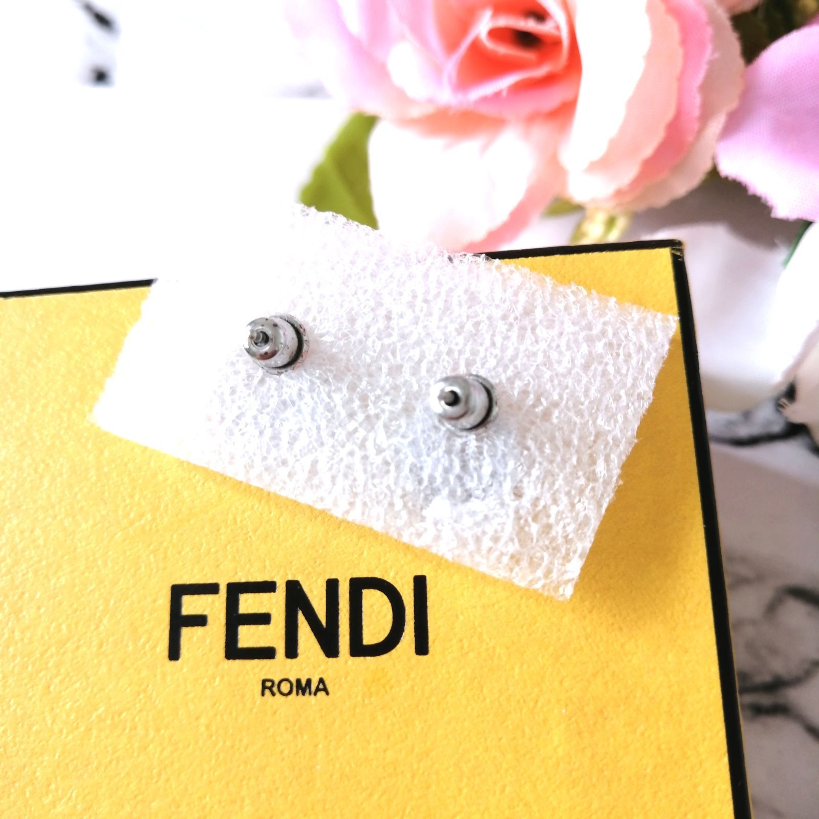 フェンディ FENDI ピアス シルバー ビジュー 美品 549 - メルカリ