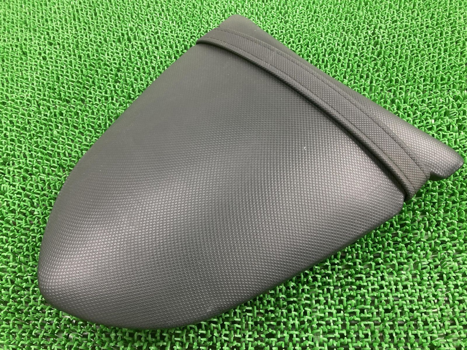 送料無料！ ZX-10R ZXT00D 純正 タンデムシート リアシート