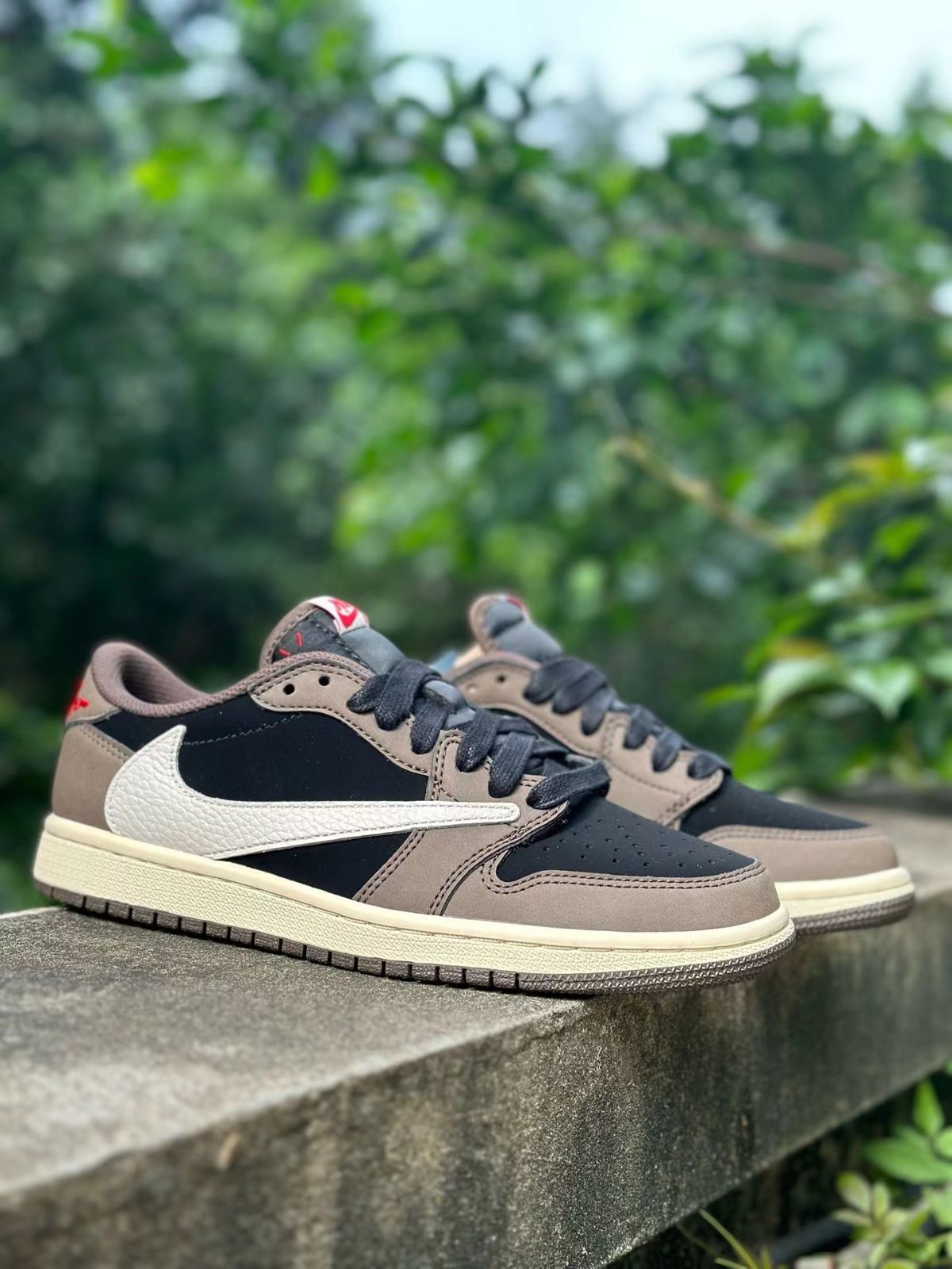 Travis Scott x Fragment Design x Air Jordan 1Low OG SP