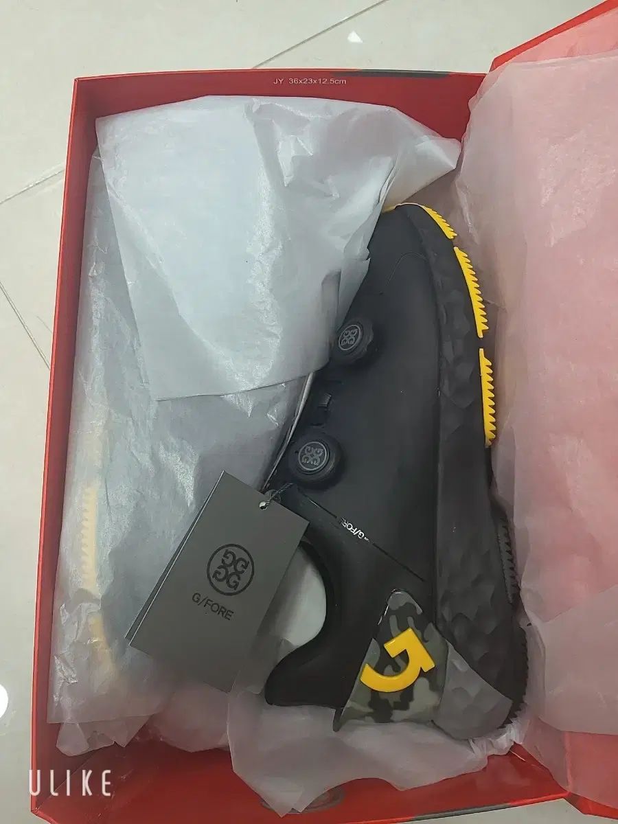 ゴルフシューズ