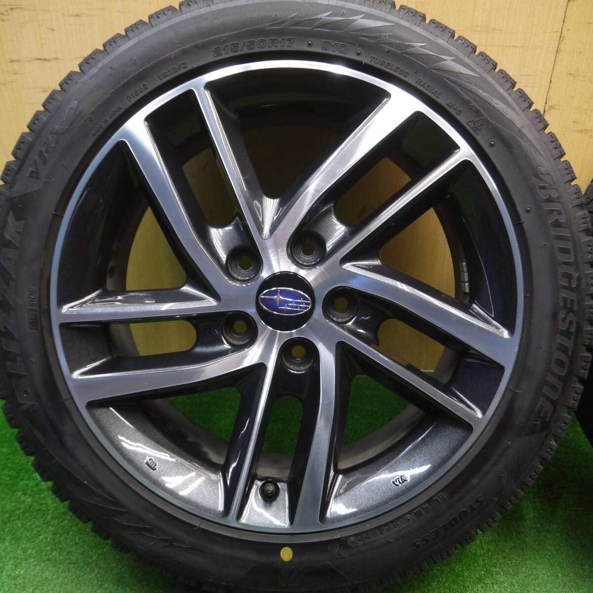 バリ溝!キレイ!9.5分☆スバル レヴォーグ 純正 OP 215/50R17 バリ溝!キレイ!9.5分☆スバル レヴォーグ 純正 OP 215/50R17