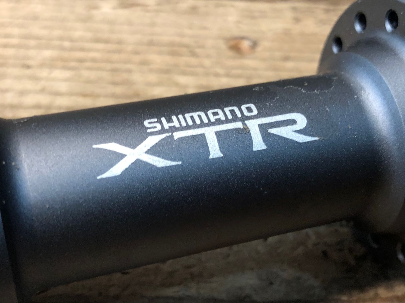 JK488 シマノ SHIMANO XTR HB-M950 28H フロントハブ OLD100mm