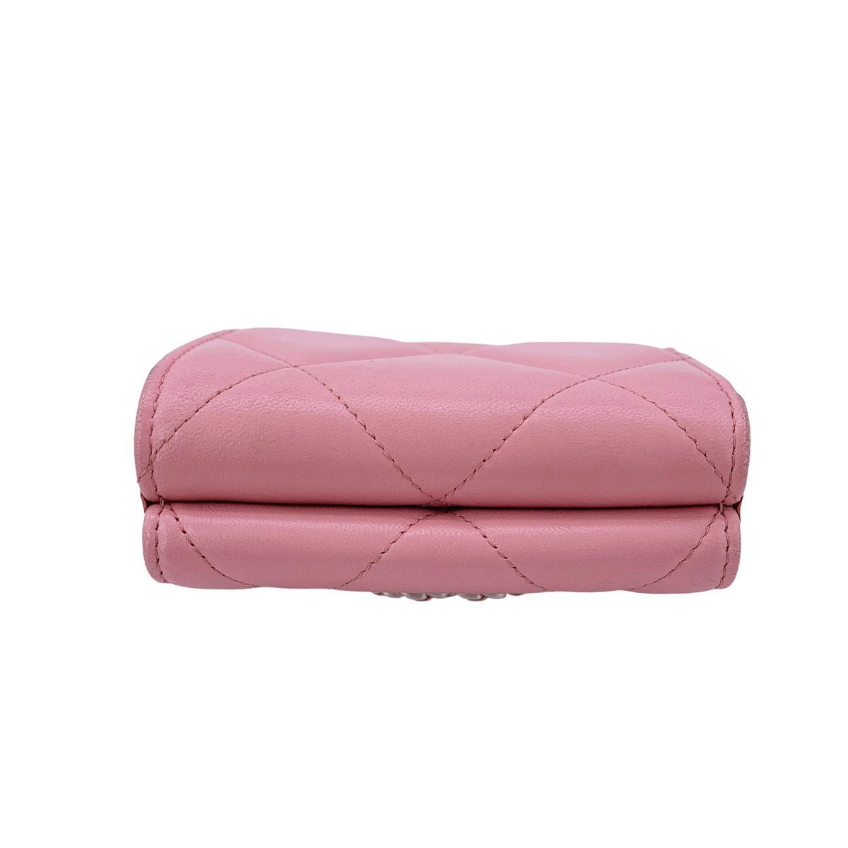 中古】 CHANEL シャネル 19 スモール フラップ ウォレット ピンク SV