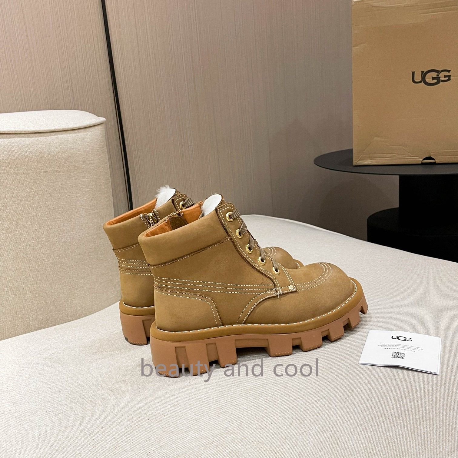 希少品 UGG 秋冬の新作スノーブーツ