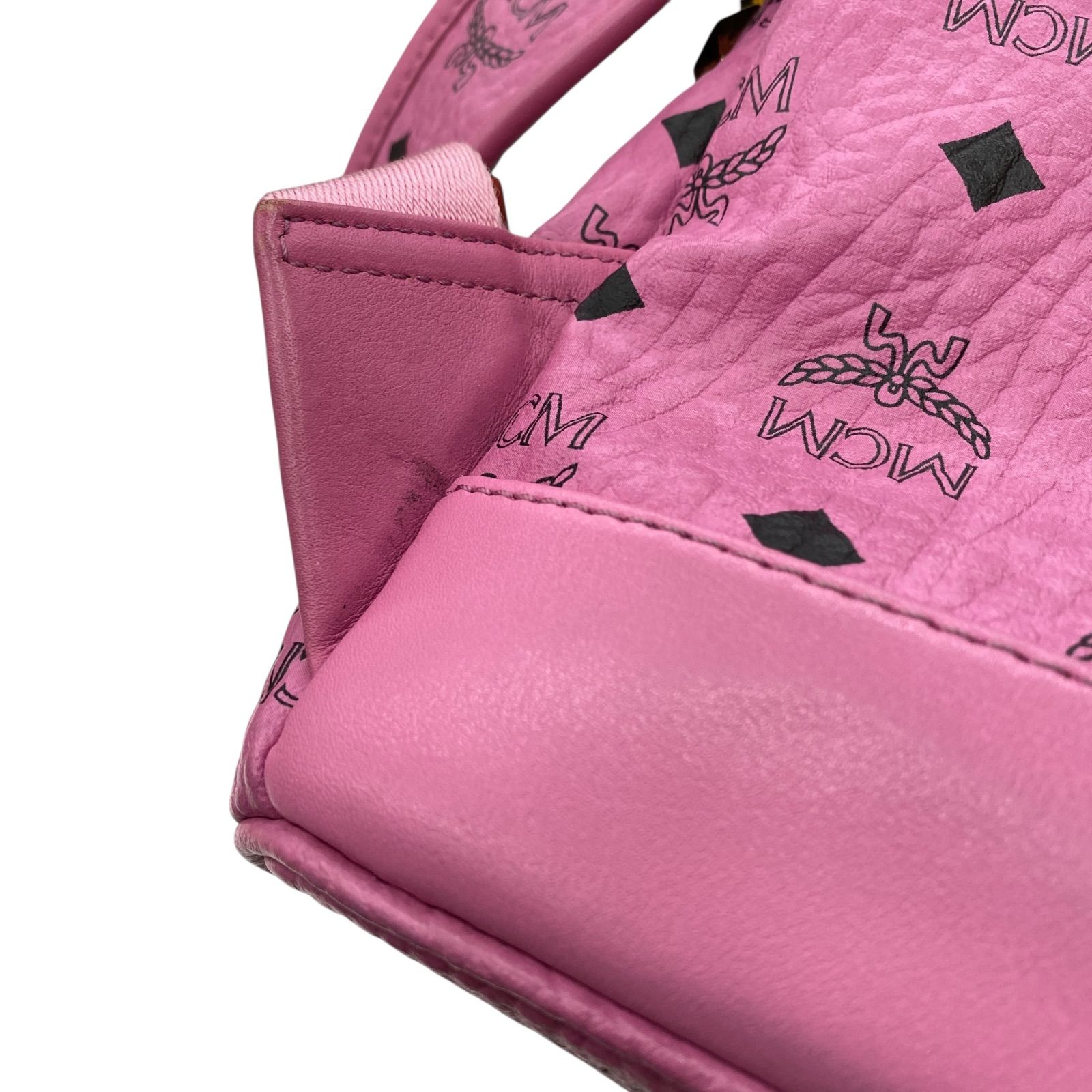 スタッズ レザー