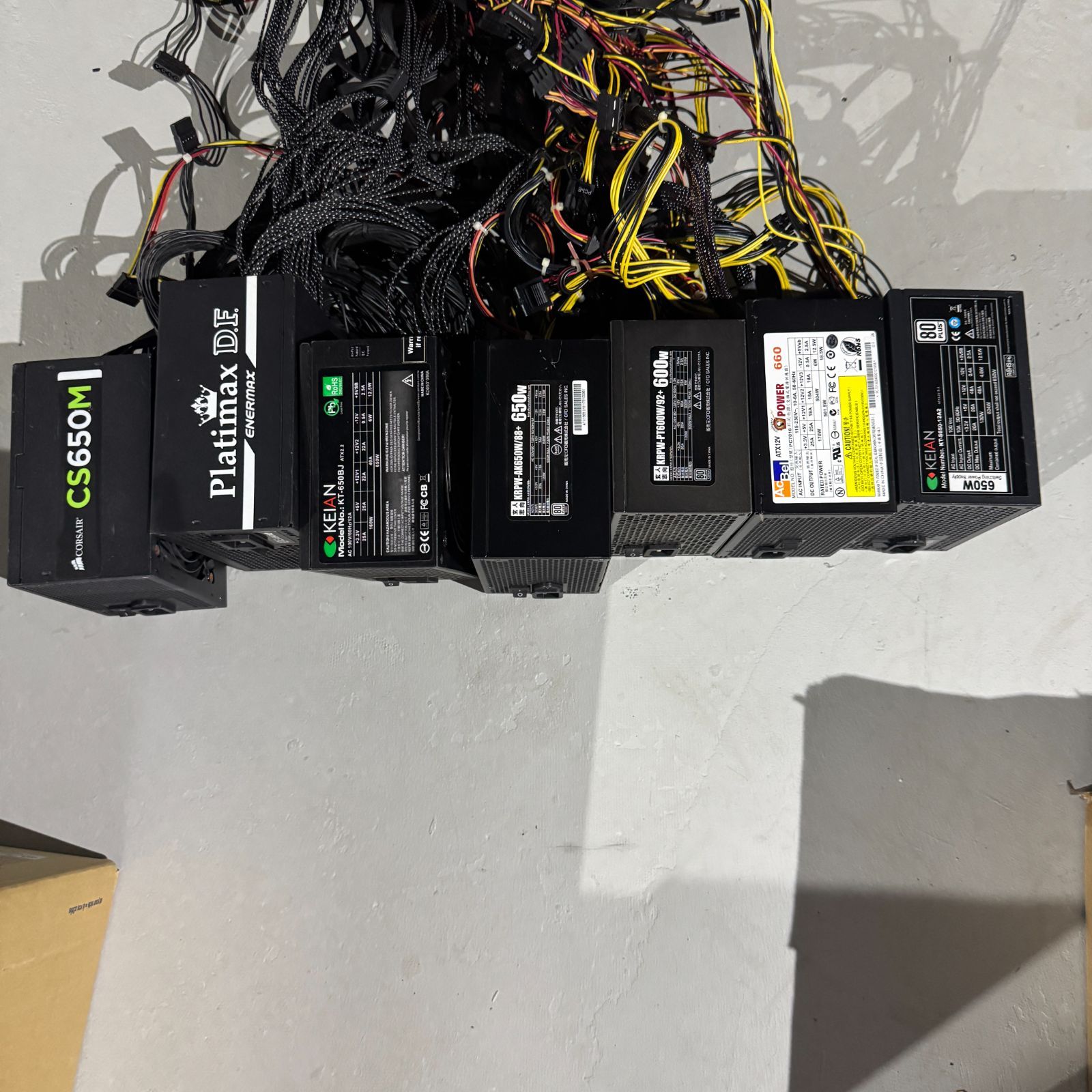 ４ 通電 済 電源ユニット 600W～650W 12個
