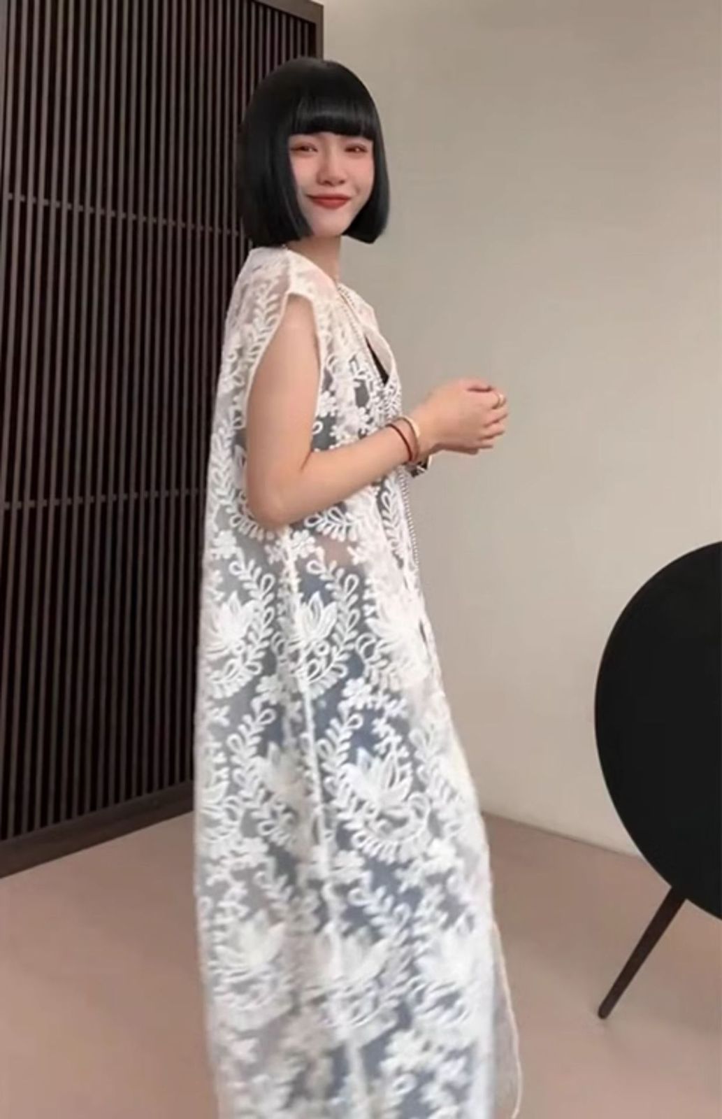総レースベスト ジレ ロング丈 ホロアウト 刺繍 上品 レディース 夏 Vネック ベスト カーディガン レース ロングベスト 透け感 シースルー トップス 総レースベスト ジレ ロング丈 ホロアウト 刺繍 上品 レディース