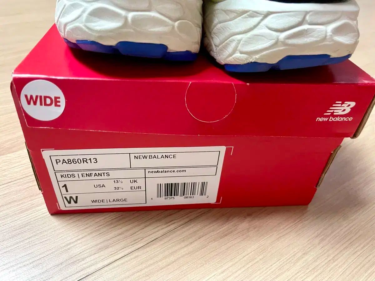 New Balance ニューバランス 子供用の靴 黒 バックル スニーカー STEELWINDOWSANDDOORS_COM