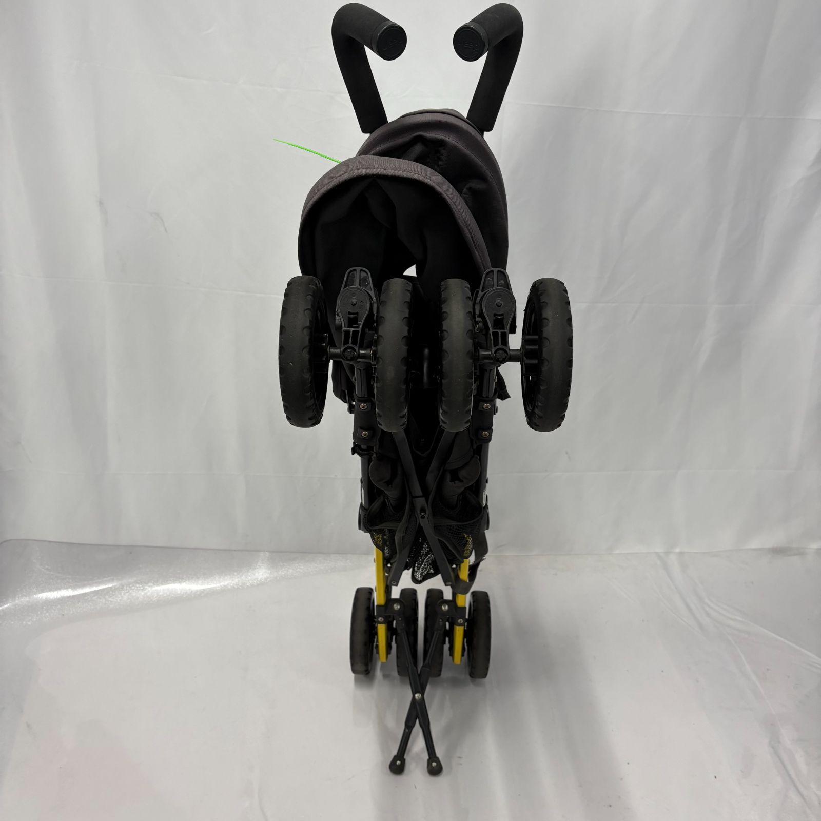 大人気！！！ Jeep ベビーカー バギー ブラック イエロー - メルカリ