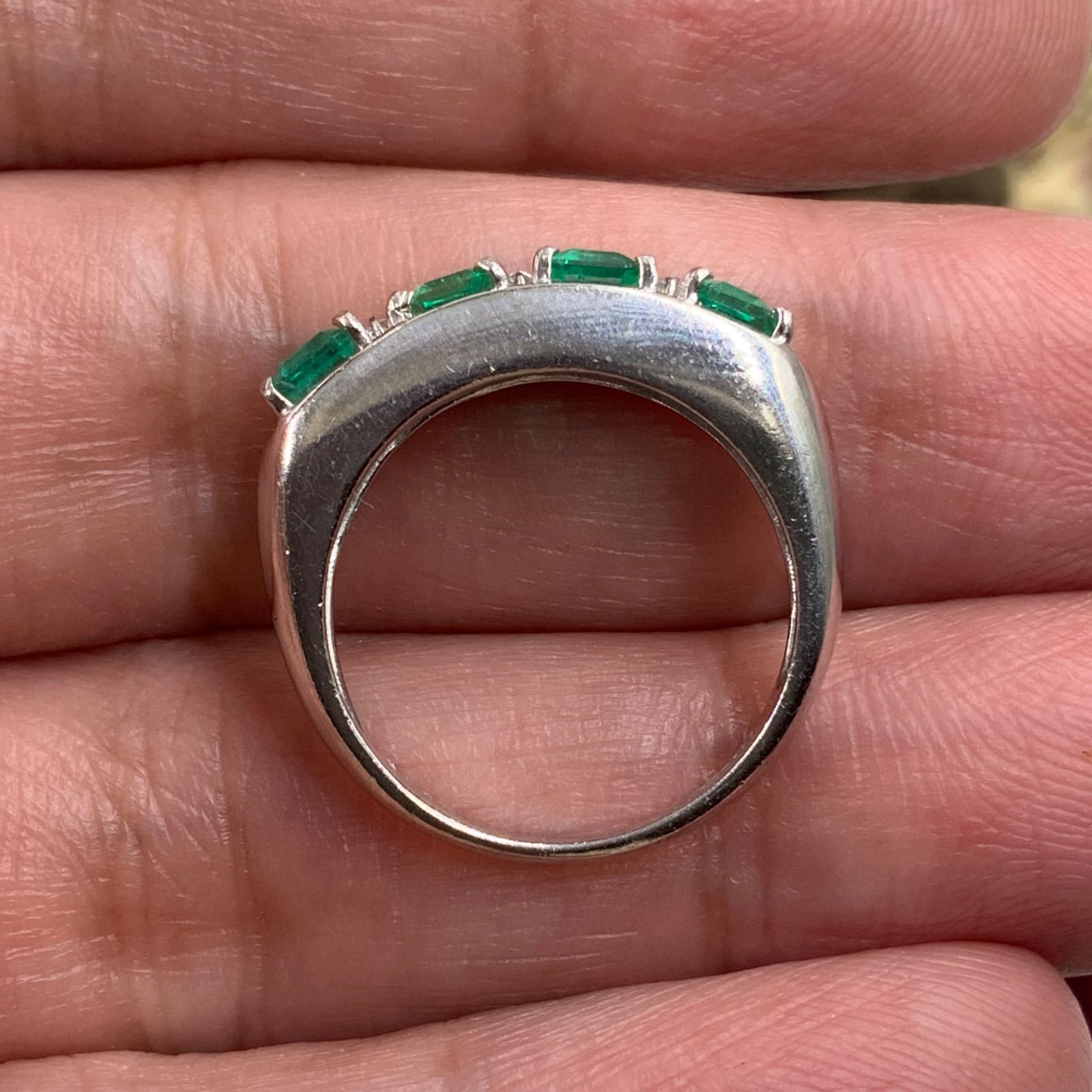 エメラルドクラシックデザインリング PT900　サイズ12号 エメラルドクラシックデザインリング PT900 サイズ12号