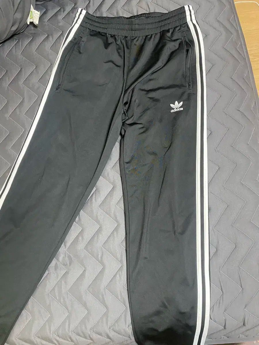【雷市場（ポンジャン）商品韓国直送】 adidas(アディダス) パンツ