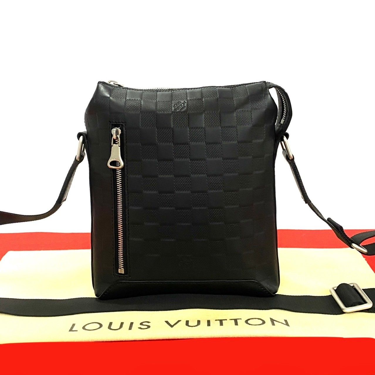 未使用保管品 LOUIS VUITTON ルイヴィトン ディスカバリー メッセンジャー BB ダミエ アンフィニ レザー ショルダーバッグ ブラック -2506