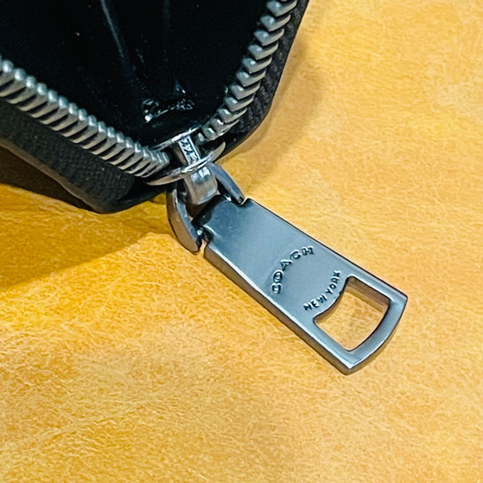 新品☆未使用品 COACH コーチ メンズ シグネチャー エンボスドレザー