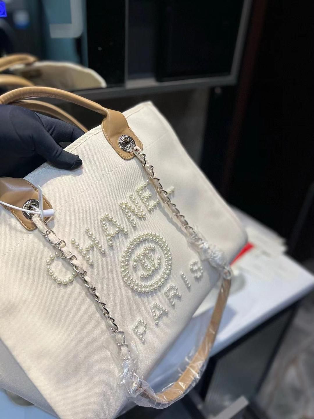 CHANEL シャネル