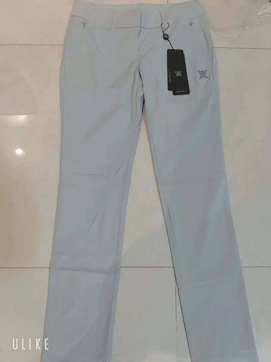 女性用ゴルフパンツ