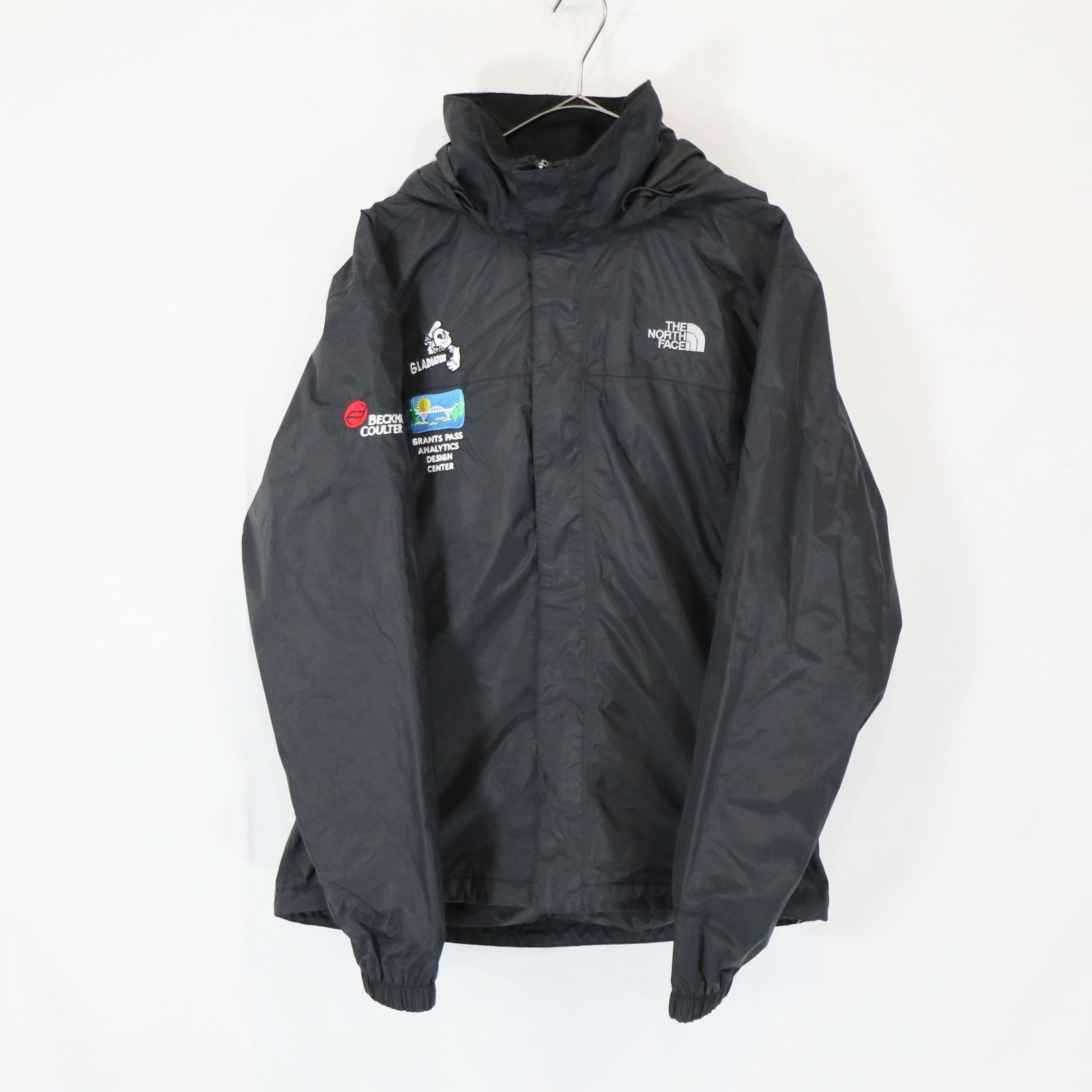 THE NORTH FACE ノースフェイス マウンテンパーカー ナイロンジャケット アウトドア キャンプ 登山 刺しゅう 黒 ( メンズ M )  中古 古着 4/ m8431