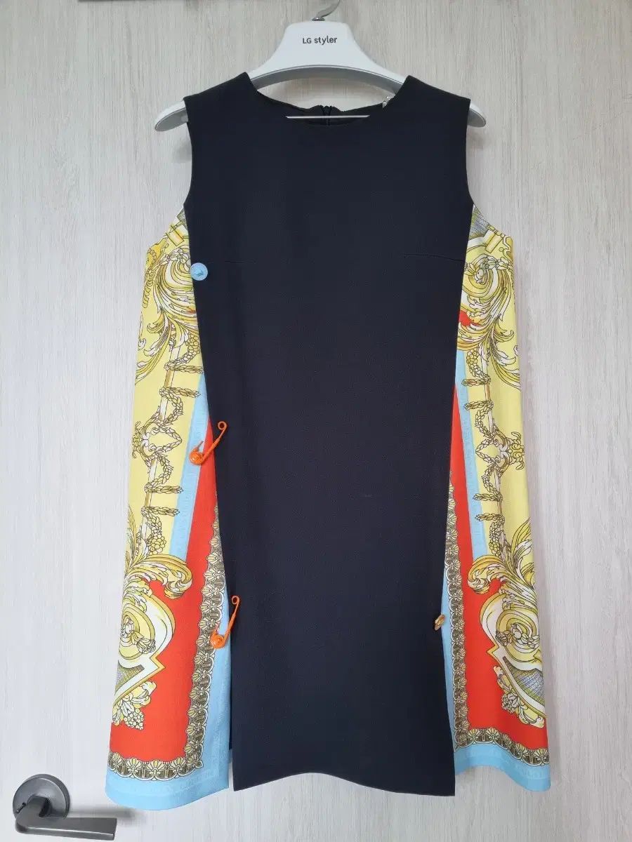 イ ウォンジュ Versace ヴェルサーチェ ワンピース