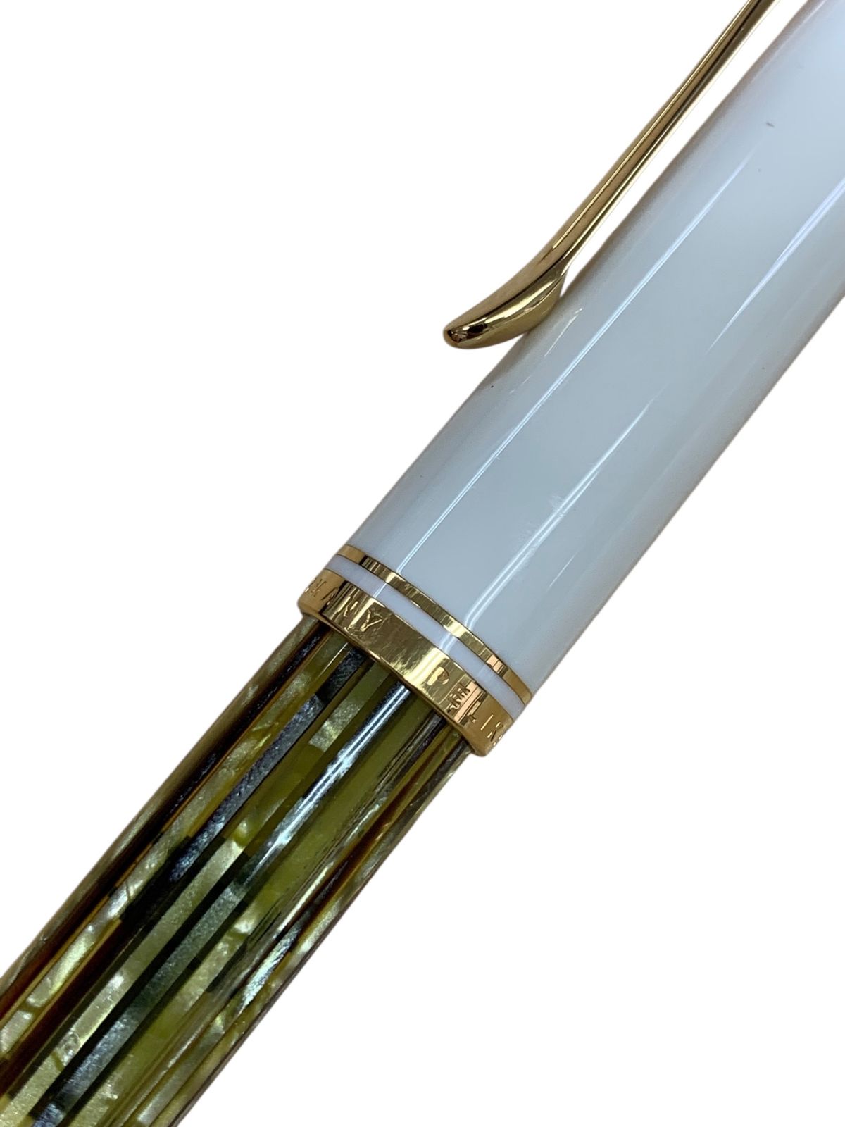 ペリカン 万年筆 スーベレーン M400 ホワイトトータス F 14C IT3BMJZH6ZB3 SKLAD-KIRPICHA_RU