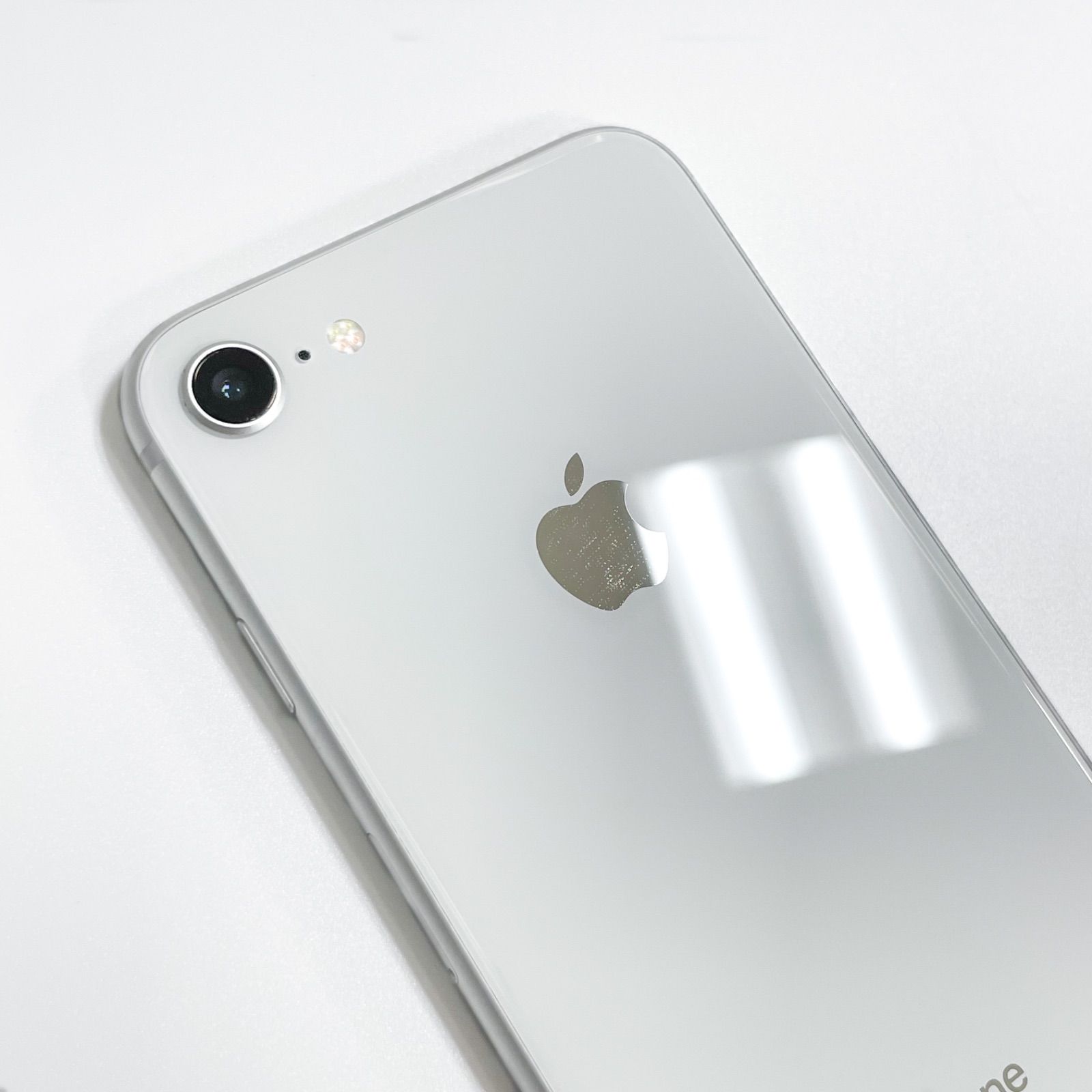 NTTdocomo - iPhone8 64GB 付属品有利用制限○初期化○水没無シルバーdocomo NTTdocomo - iPhone8 64GB 付属品有利用制限○初期化○水没無