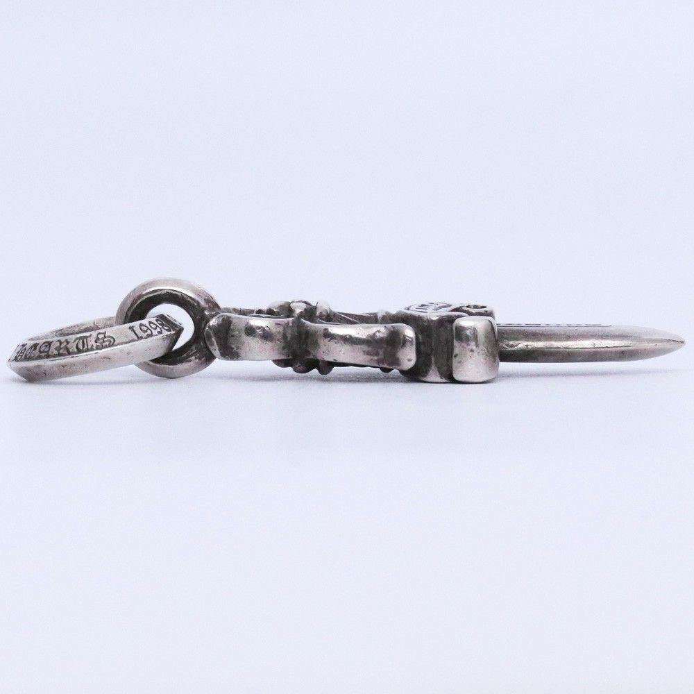 ダガーチャーム