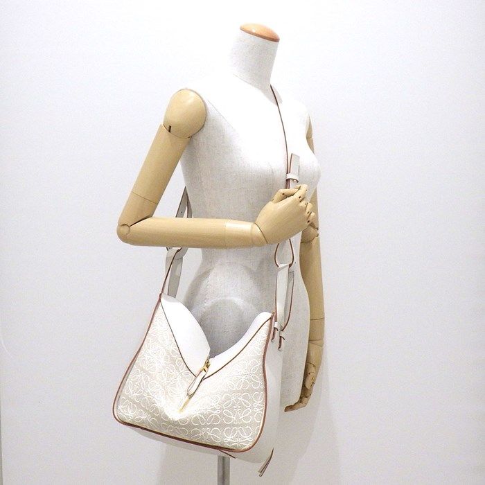 1日までLOEWE ブラック ジャガードハンモック スモール ウィメンズ