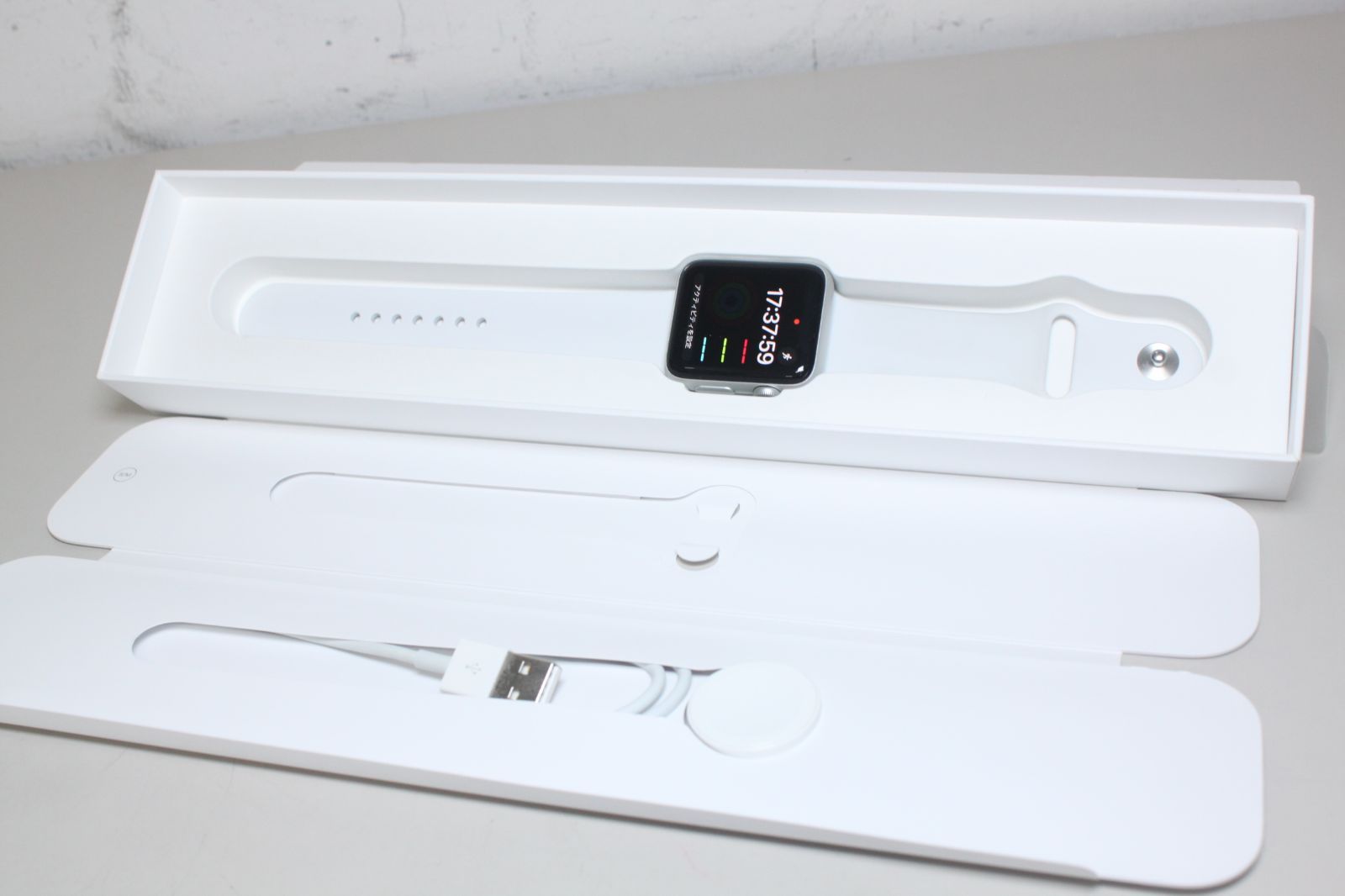 Apple Watch series3 42mmホワイトバンド付 Apple Watch Series 3 GPS 42mm MTF22J&frasl;A Apple Apple Watch Series 3