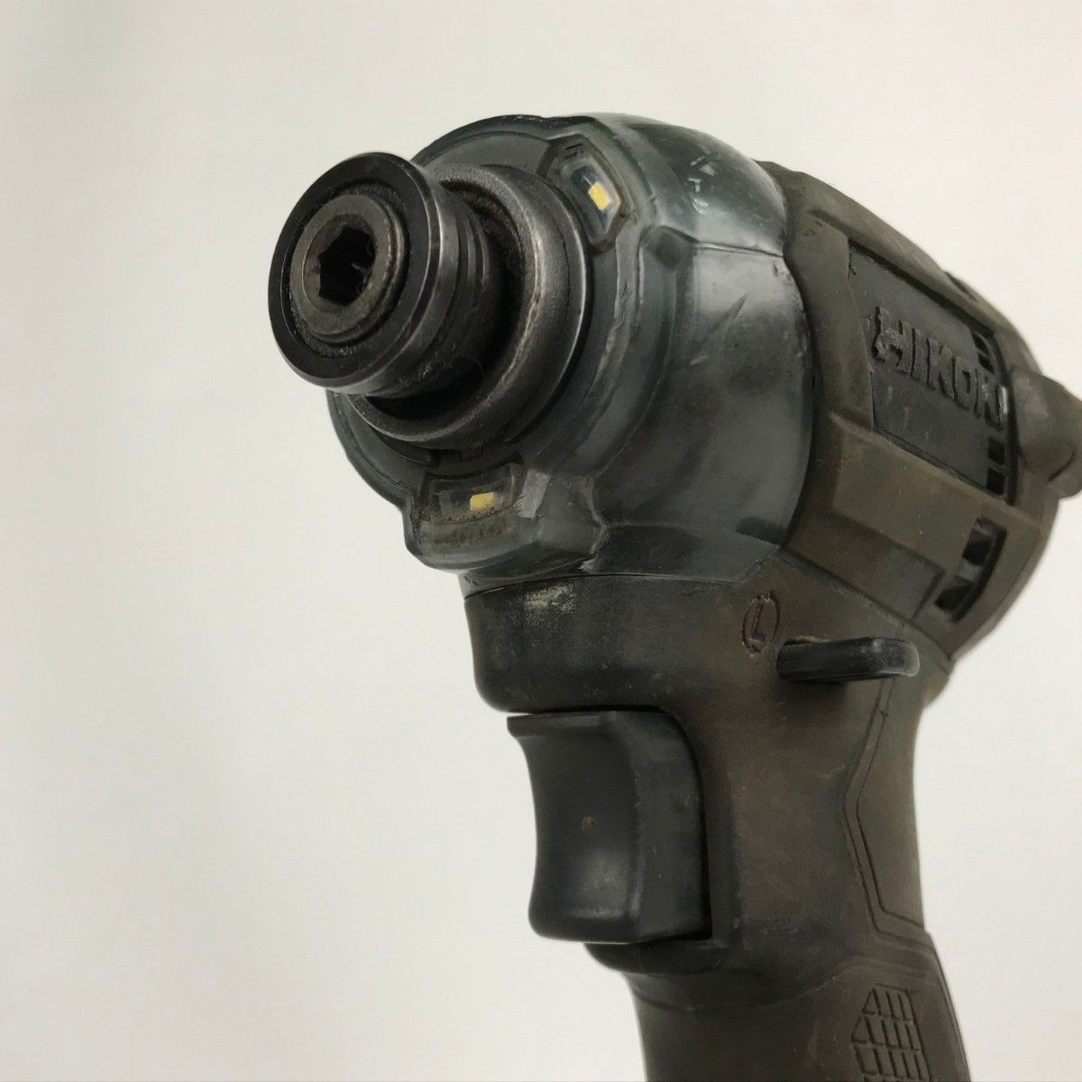 コードレス式インパクトドライバ