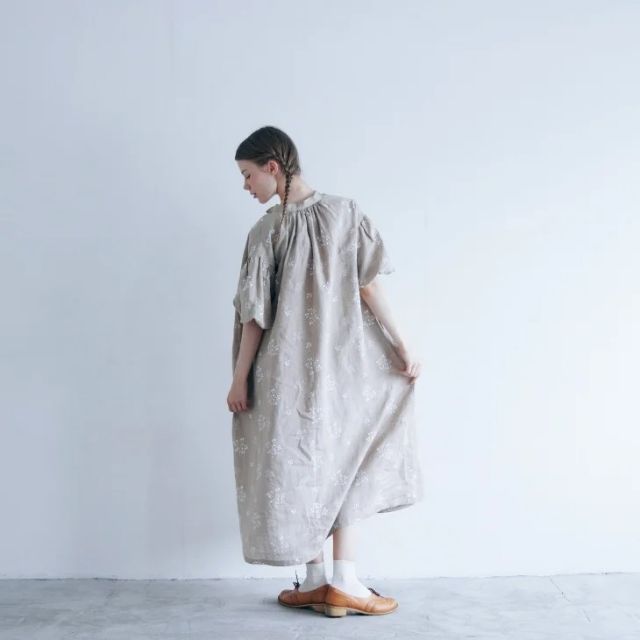 MAGALI TSUBOMI リネン バルーン袖ペザントワンピース natural ワンピース マガリ