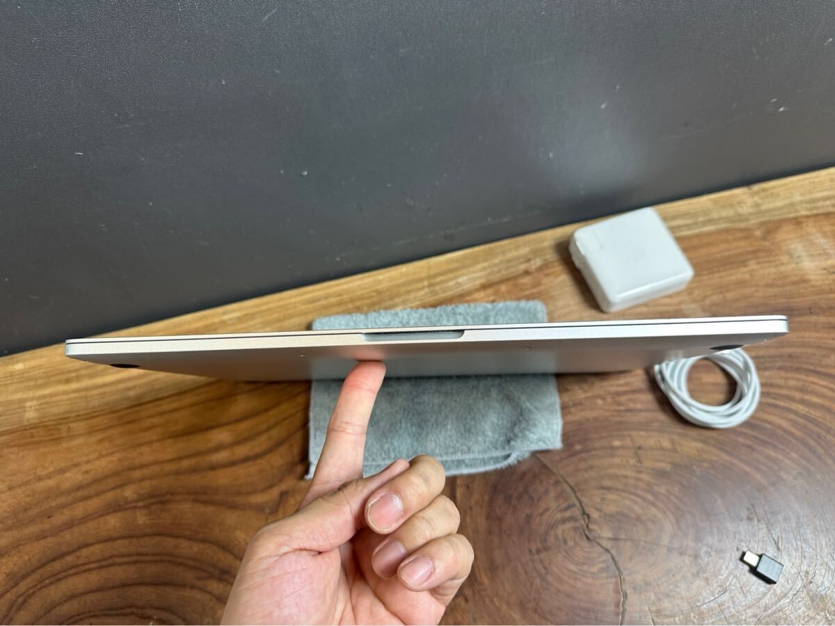 バッテリー最大容量100％ Apple MacBook Air M1 2020 8C CPU/7C GPU