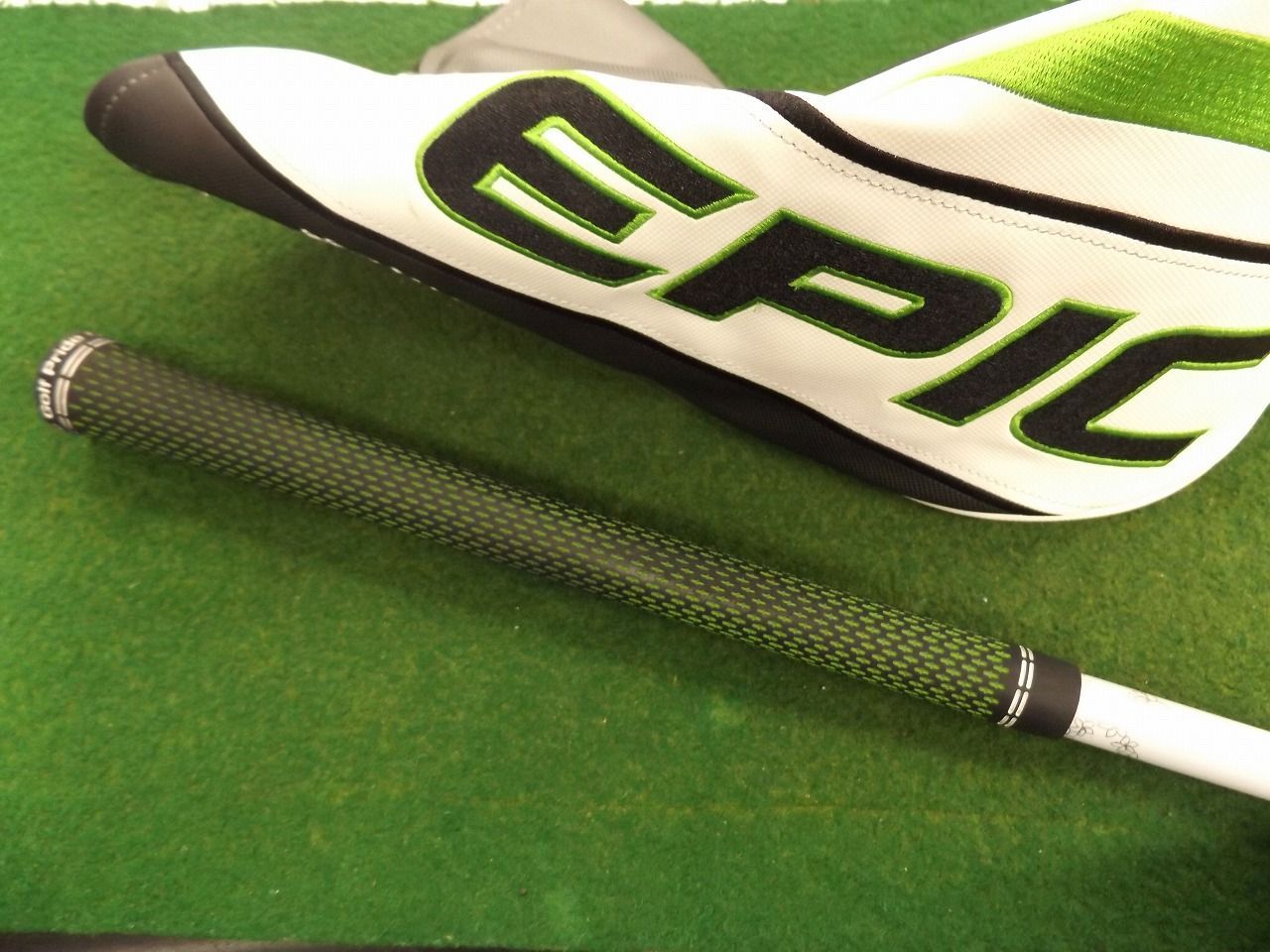 純正カーボン R