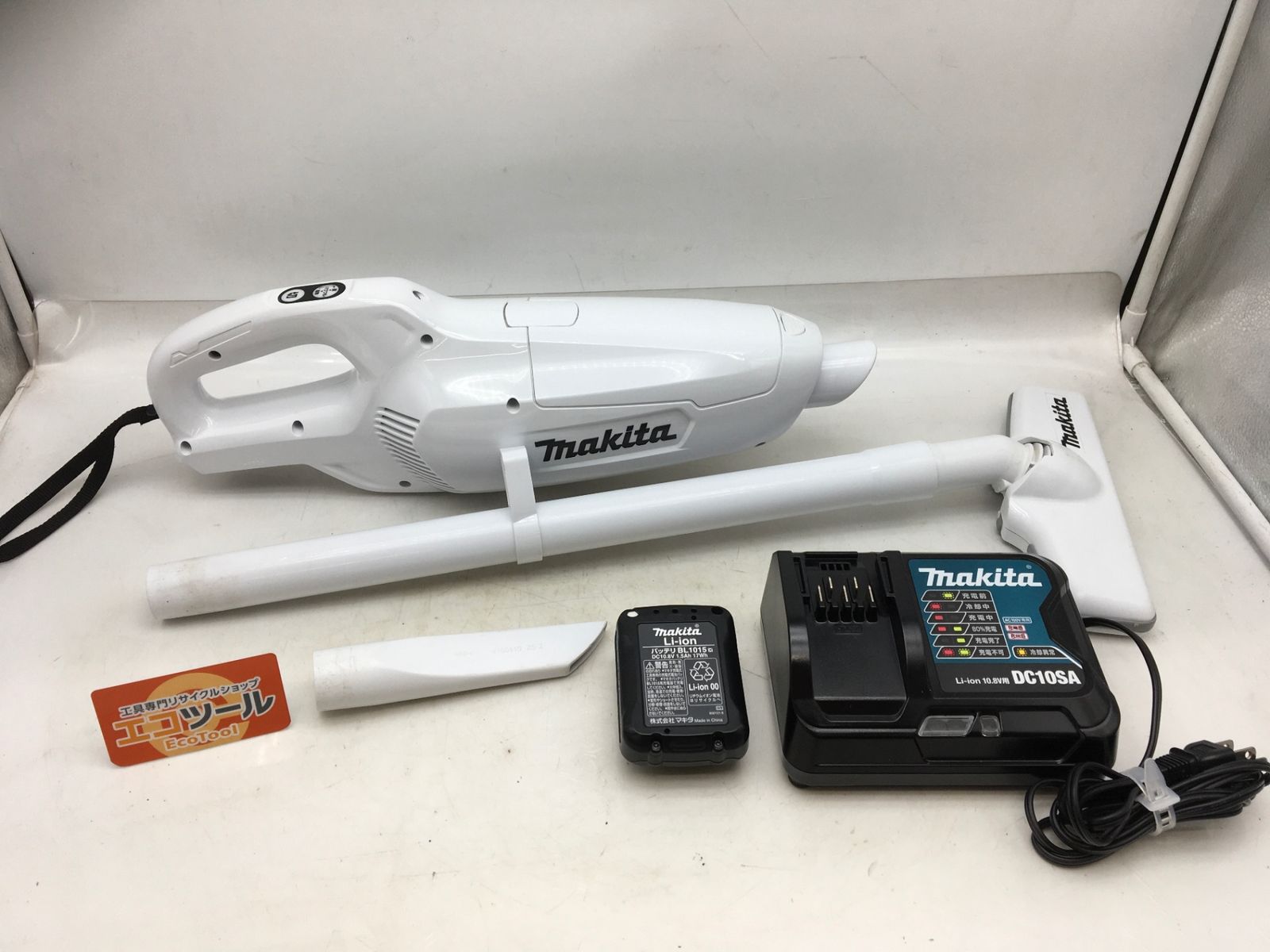 中古品】☆Makita/マキタ 10.8v充電式クリーナ CL107FDSHW