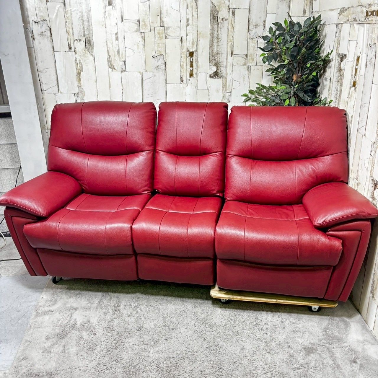 3人掛け 本革 電動リクライニングソファ ニトリ ヤマダ