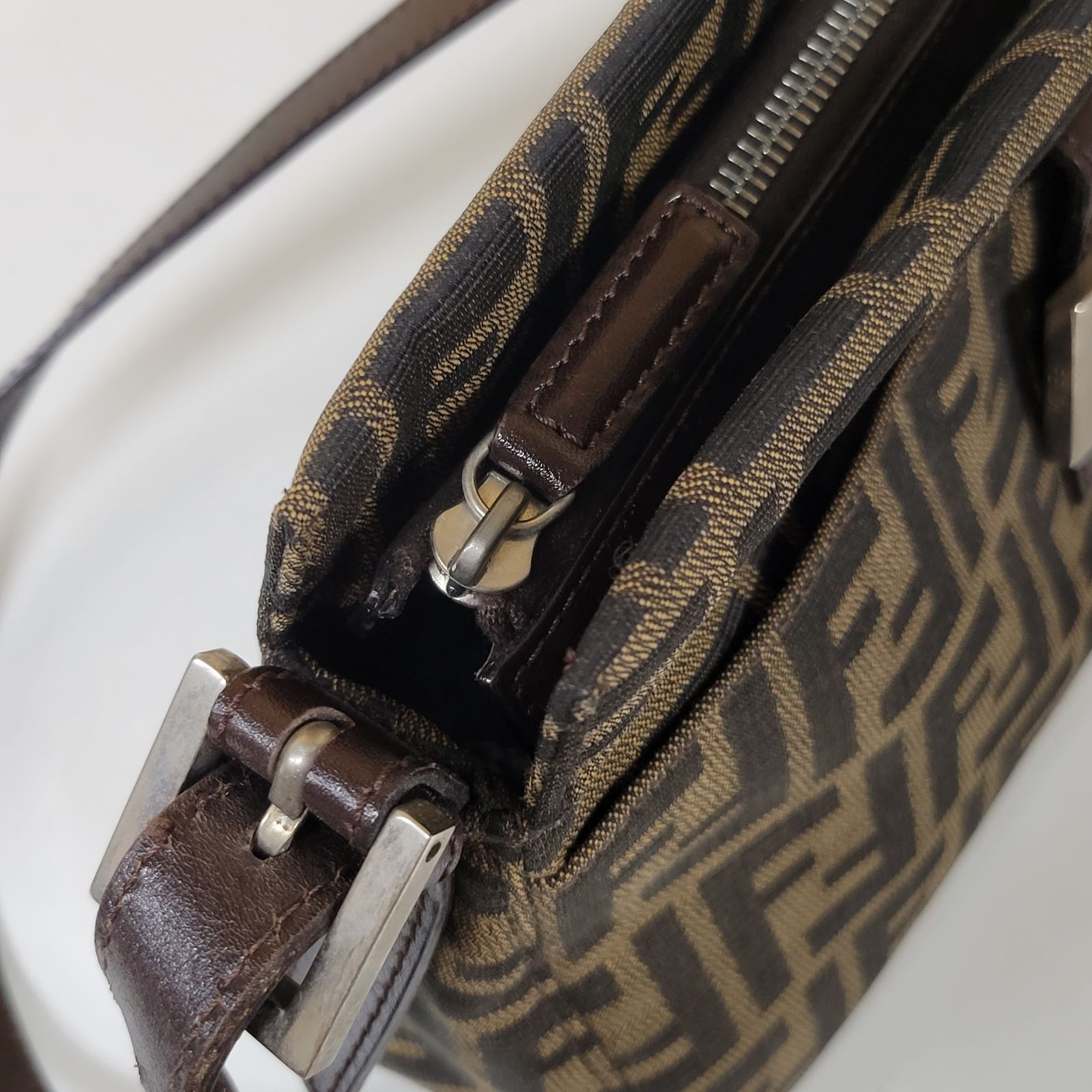 33 FENDI フェンディ マンマバケット ズッカ柄 ショルダーバッグ
