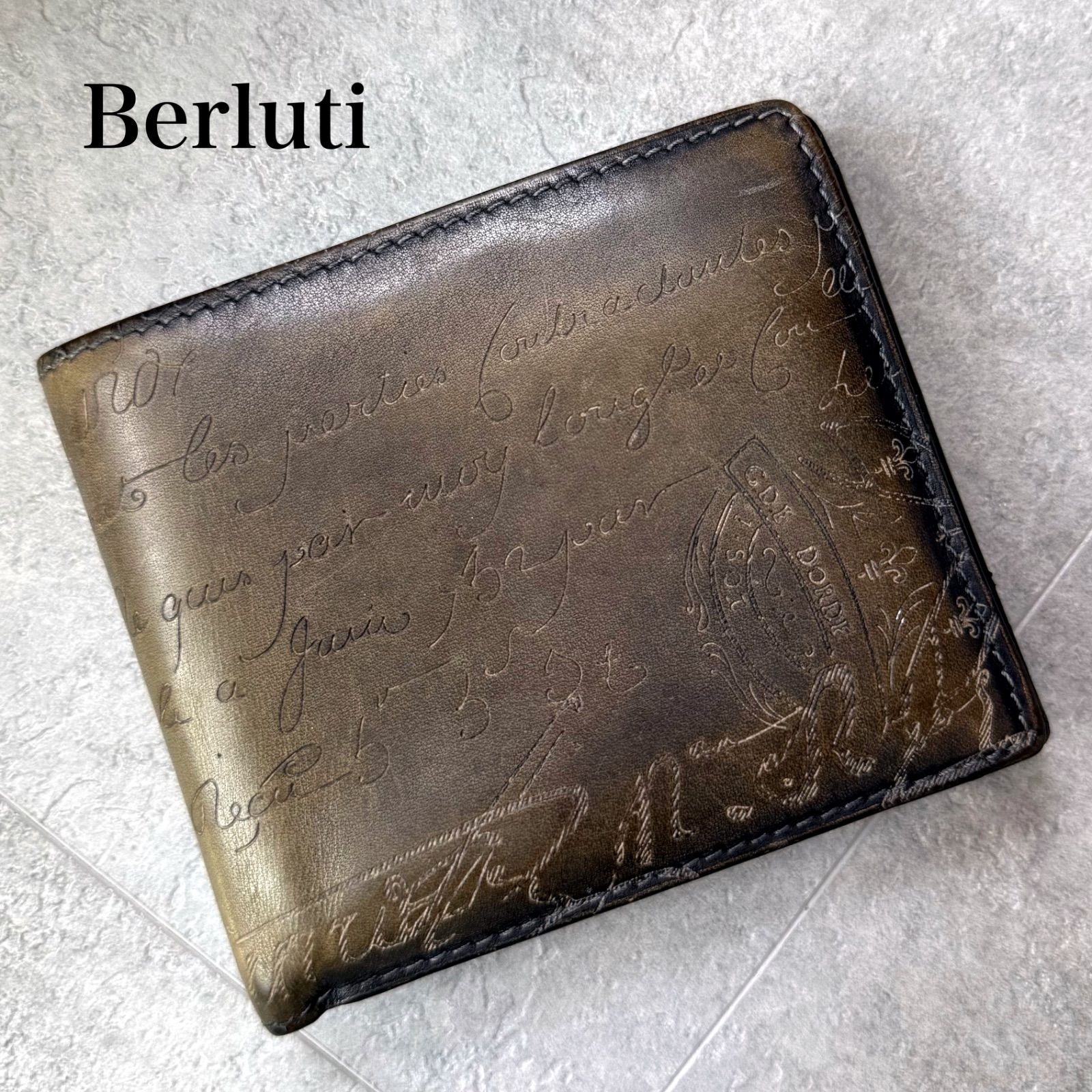 希少 Berluti ベルルッティ 二つ折り財布 マコレ カリグラフィ