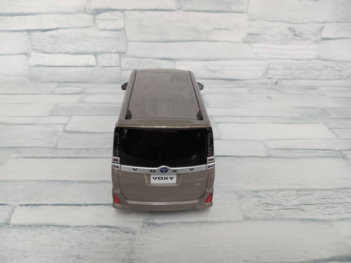 1/30 TOYOTA ボクシー 4V8 アバンギャルドブロンズメタリック 61H6sQU8CoL._UF350,350_QL50_.jpg