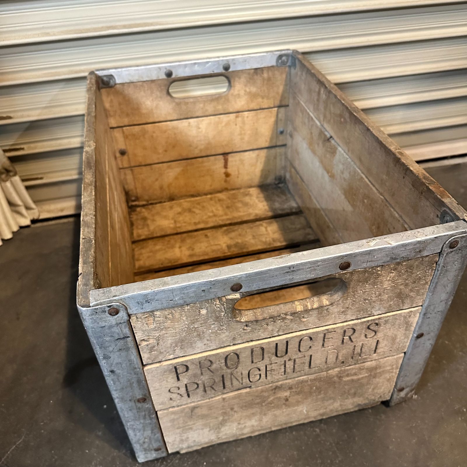 SPRINGFIELED.ILL WOODBOX