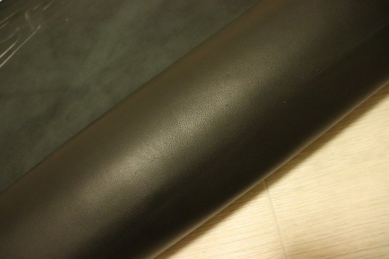 ブラック 60ds クロム革 牛革 インポート レザー スムース加工 半裁 一枚革 レザークラフト 革 皮 本革 diy 生地 材料