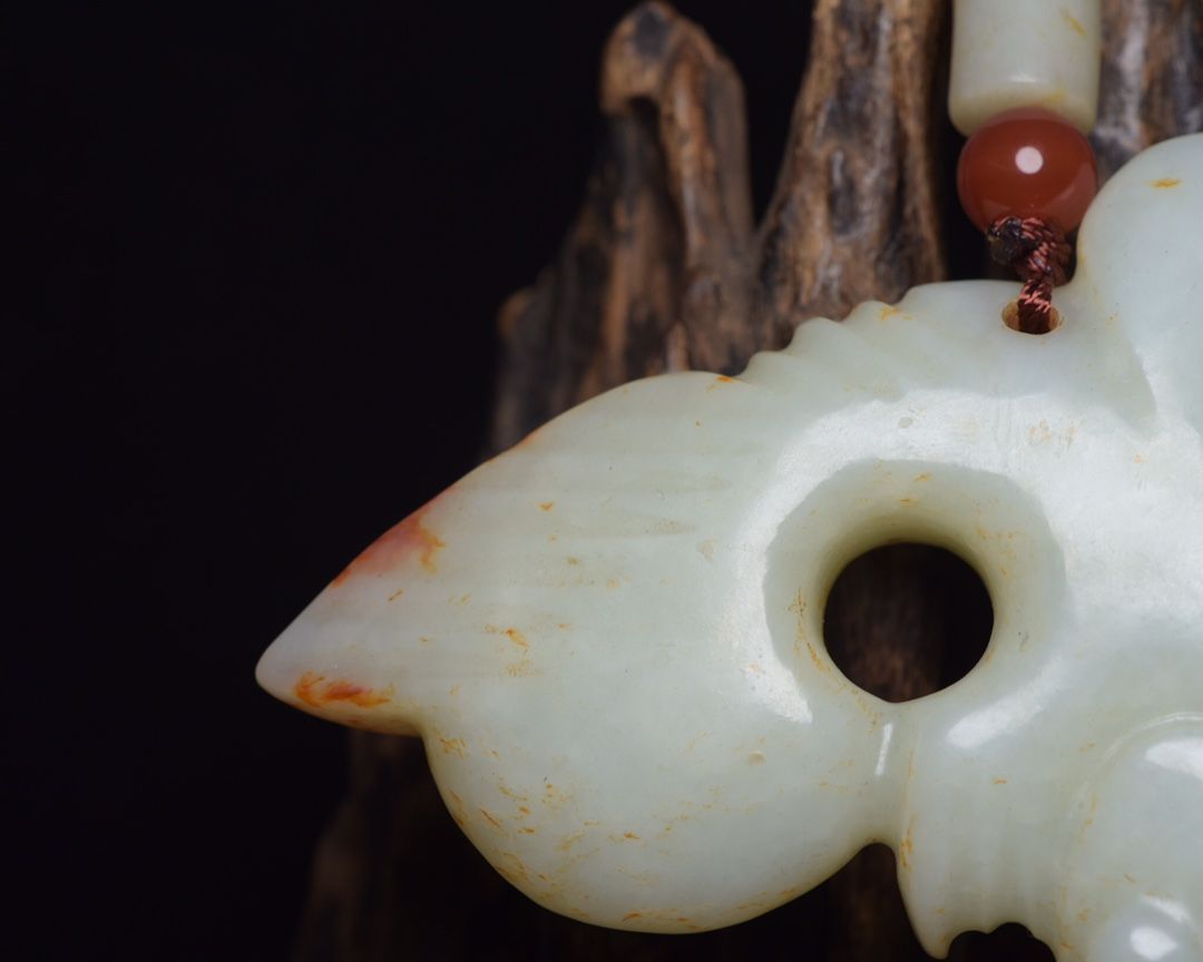 旧家蔵出し古玉 和田玉細密彫 高古件 透空彫 根付 裝身具 置物 賞物 古美術品 旧家蔵出し 和田玉細密彫 高古件 透空彫 玉豬龍 根付 置物 賞物 供養品