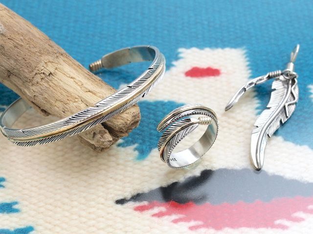 Navajo FRANCIS JONES ラウンドシェイブ バングル Navajo FRANCIS