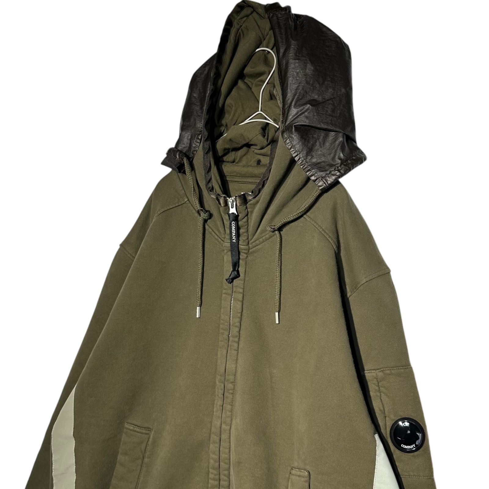 C.P.COMPANY(シーピーカンパニー) DIAGONAL FLEECE 2/1 ZIPPED HOODIE