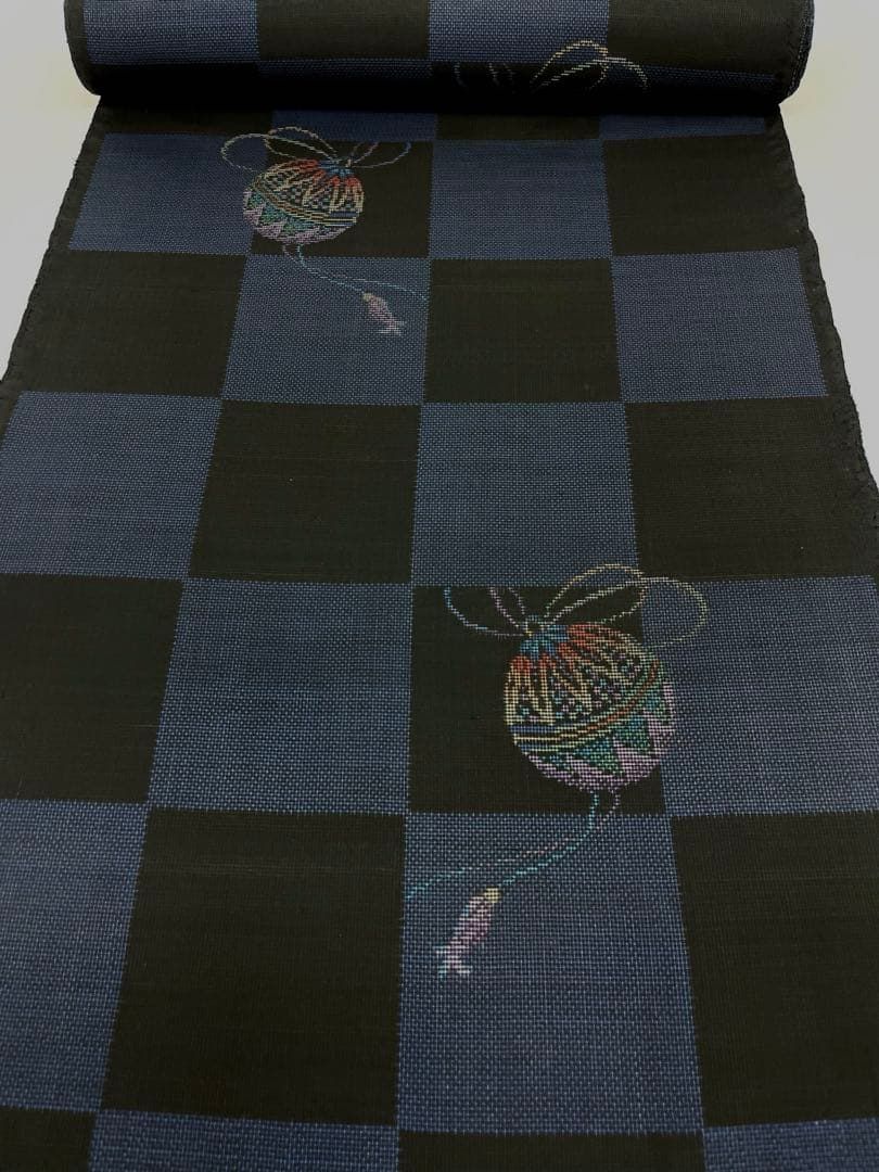 本場奄美大島紬 銀座もとじ別注 古代染色 純泥染正絹 反物 本場奄美大島紬 銀座もとじ別注 古代染色 純泥染正絹 反物 - メルカリ